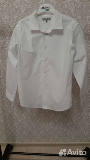 Рубашка белая. Новая. Sela. 140 размер.Брюки Ostin