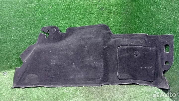 Обшивка багажника правая Ford Focus