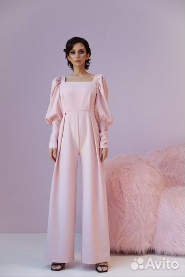 Брючный комбинезон с рукавами-буфами пудровый S