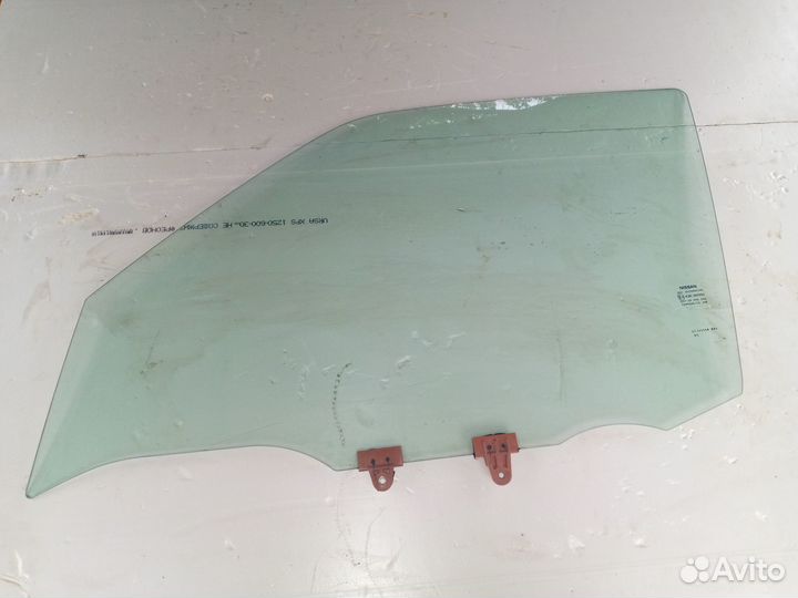 Стекло двери передней левой Nissan Juke F15