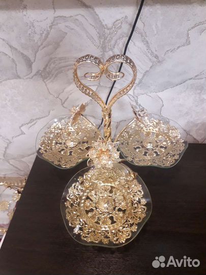 Конфетница на ножке