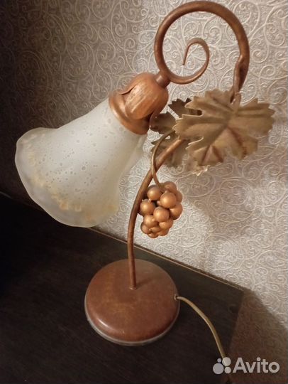 Светильник настольный