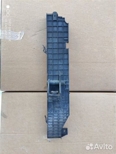 Опора кассеты радиаторов Range Rover Sport 07-11