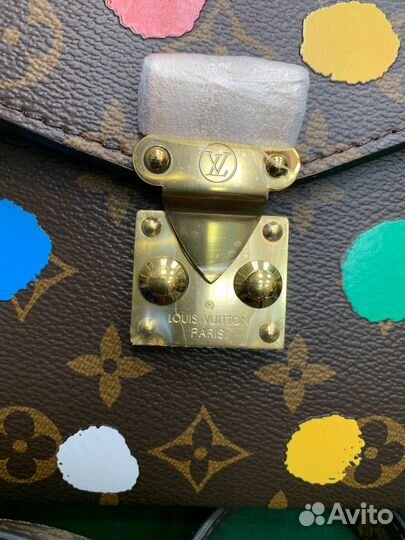 Сумка Louis Vuitton Pochette Metis LV x YK