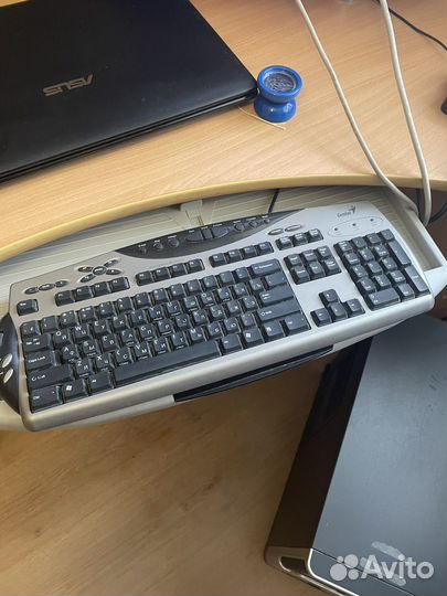 Клавиатура, монитор, калонки, клавиатура