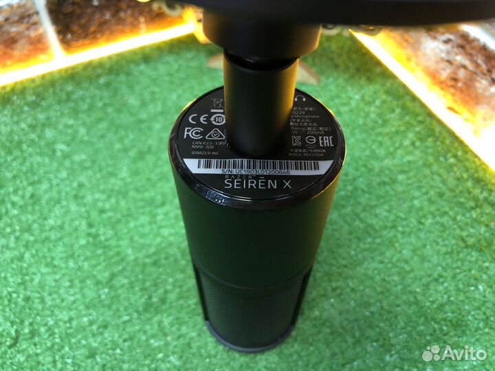 Микрофон Razer Serien X