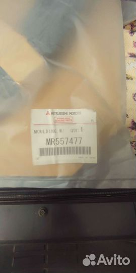 Молдинг лобового стекла pajero 4