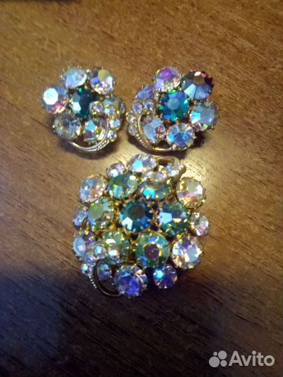 Клипсы и брошь