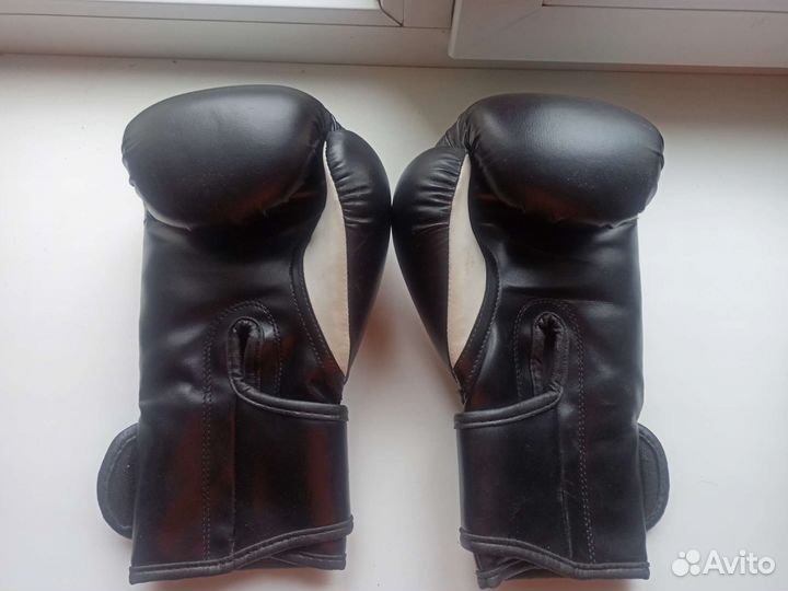 Боксерские перчатки novus 10 oz