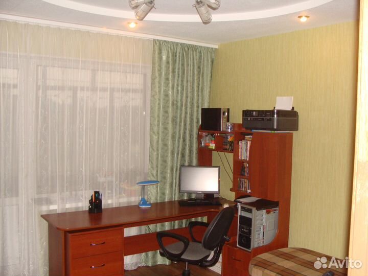 Продам компьютерный стол