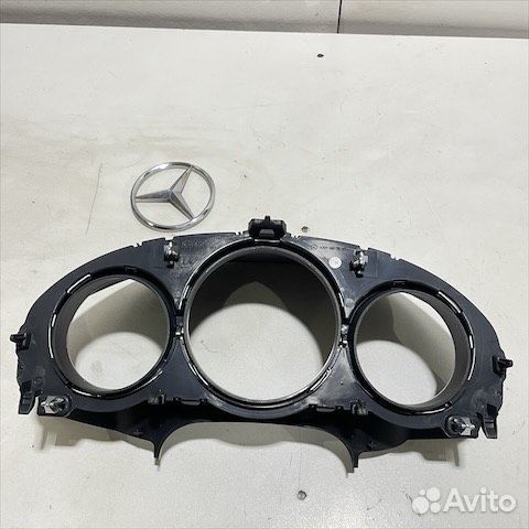 Накладка щитка приборов Мерседес 207 w207