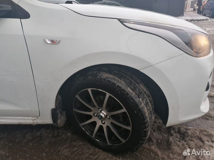 Дверь и крыло