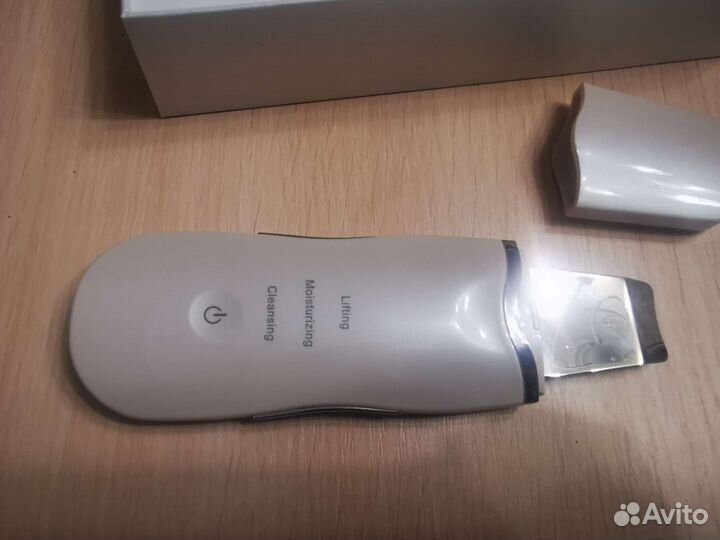 Ультразвуковой аппарат для чистки лица