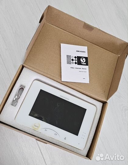 IP-видеодомофон Hikvision DS-KH8300-T