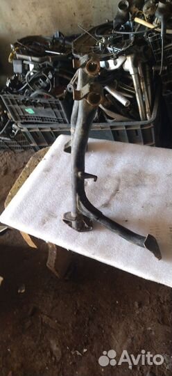 Центральная подставка для Suzuki GSF250 Bandit