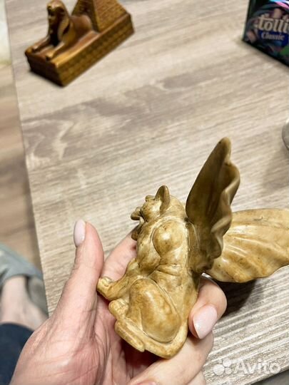 Статуэтка Грифон лев с крыльями