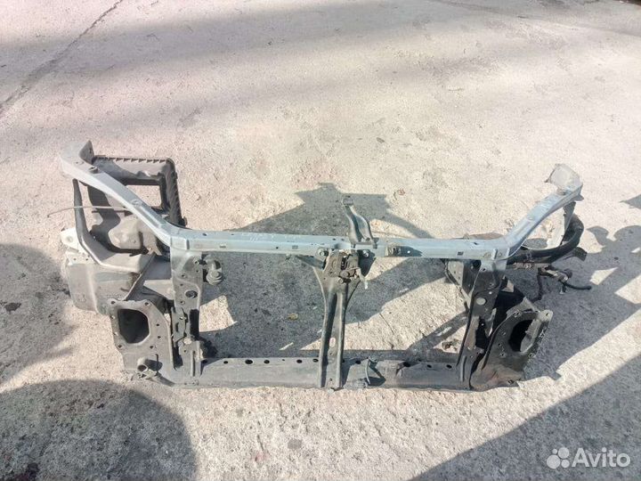 Передняя панель радиаторов Subaru Outback/Legacy