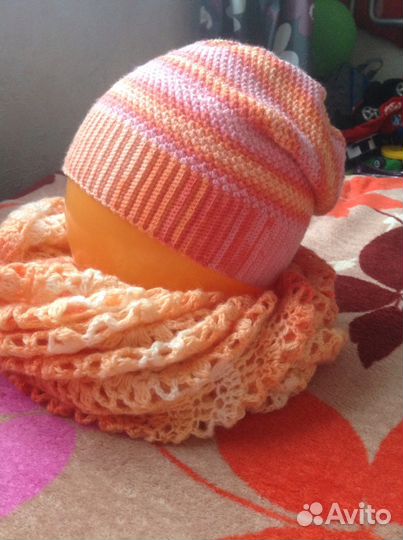Вязаный комплект (шапка и снуд)