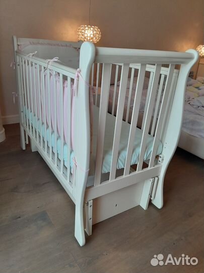 Детская кроватка Лель с маятником и ящиком