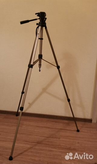 Тринога для камеры