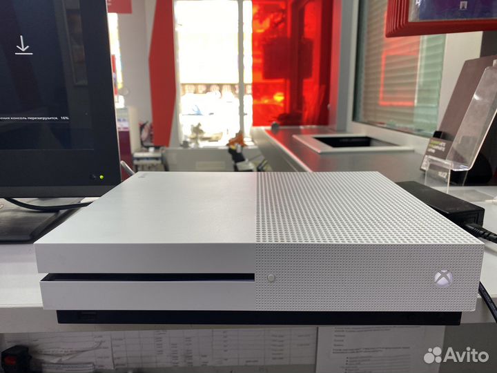 Игровая приставка Xbox One S 1Tb