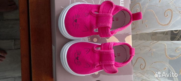 Кроссовки на девочку