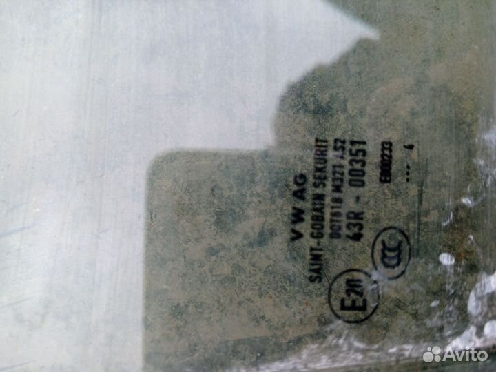 Стекла задней правой двери Skoda rapid