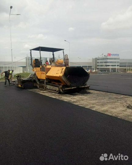 Машинист Механизатор Тракторист на асфальтоукладчи