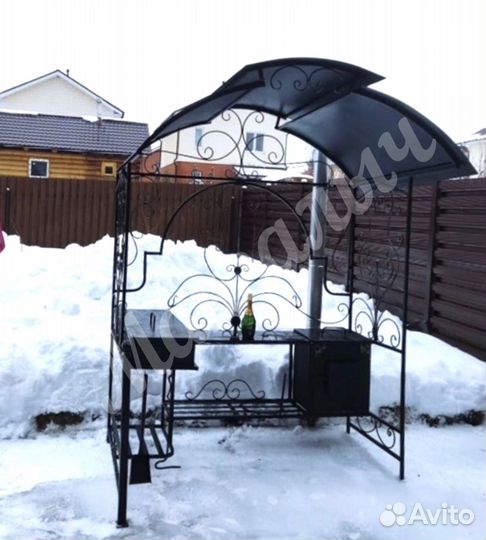 Мангал с крышей