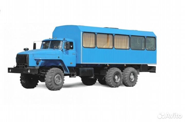 Водитель вахтового автобуса