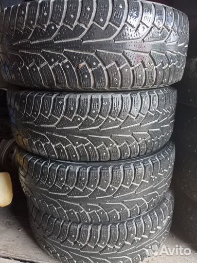 Nokian Tyres Hakkapeliitta 5 SUV 215/65 R16 102T