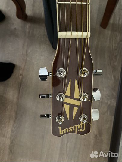 Акустическая гитара