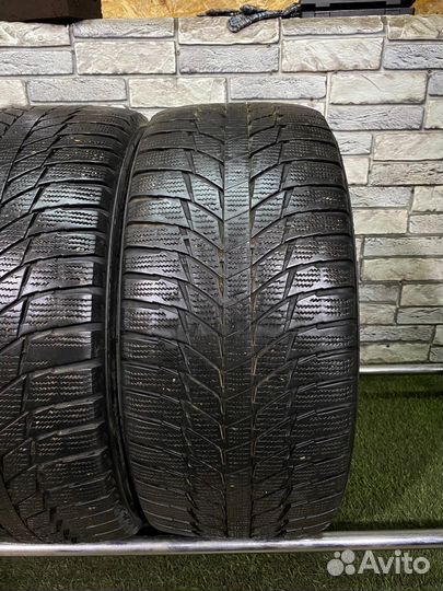 Triangle Snowlink PL02 235/40 R18