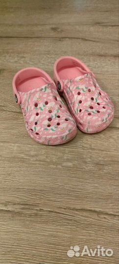 Сандали Crocs для девочки