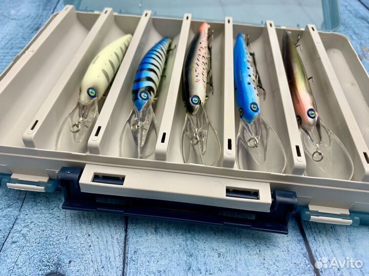 Набор воблеров, и коробка для воблеров