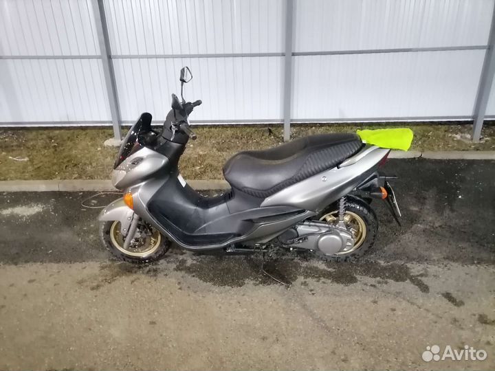 Suzuki Avenis 150