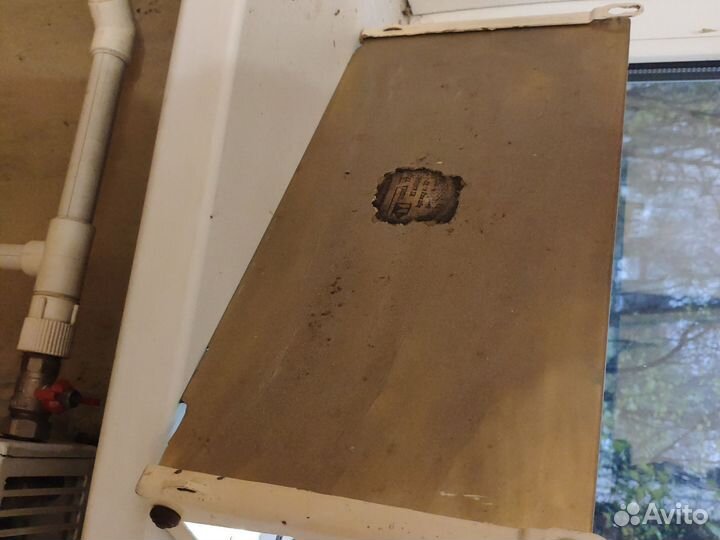 Полка в ванную с зеркалом