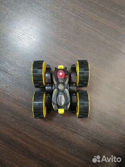 Машинка на радиоуправлении перевертыш