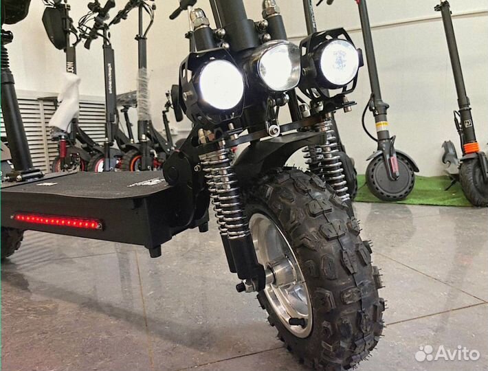 Электросамокат с внедорожными колесами Kugoo M5