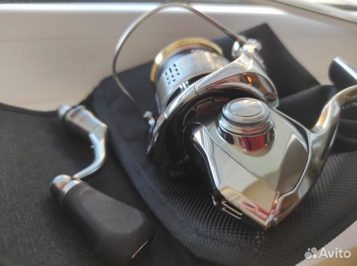 Катушка shimano 18 stella c2000s