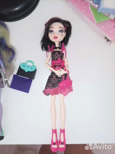 Кукла Монстер Хай, дракулаура, твила