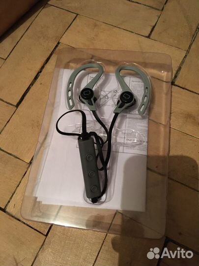 Беспроводные наушники Qumo freedom sport