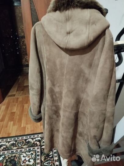 Дубленка натуральная женская с капюшоном