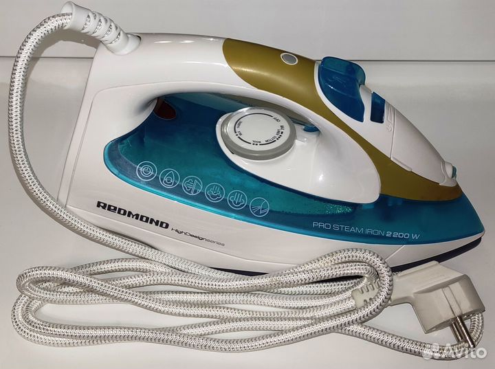 Утюг Redmond RI-C226