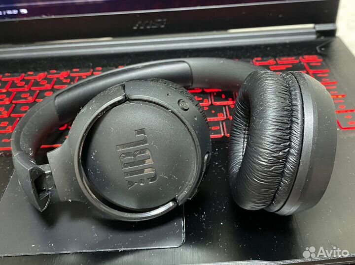 Беспроводные наушники jbl