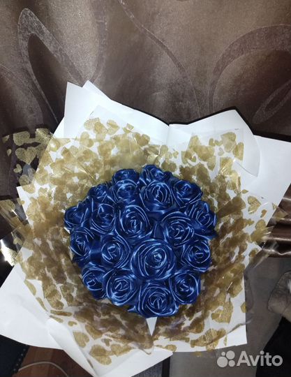 Букет из роз из атласных лент