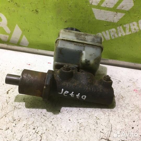 Цилиндр тормозной главный Фольксваген Гольф 2 Дж