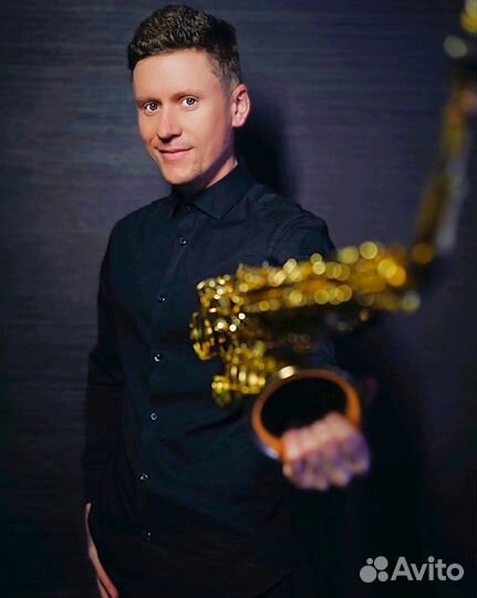 Саксофонист на праздник