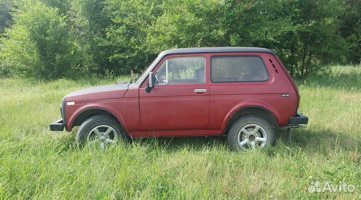 LADA 4x4 (Нива) 1.7 МТ, 1997, 150 000 км