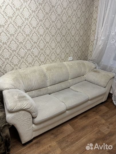 Диван